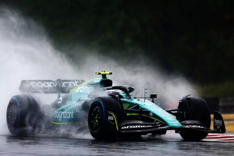 F1-Training Ungarn: Sebastian Vettel mit Regencrash vor Qualifying