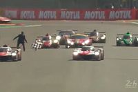 C&oacute;mo la batalla en LMP2 estuvo cerca de atropellar al hombre de la bandera a cuadros 