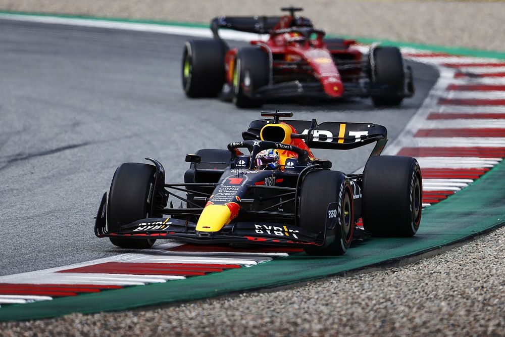 Max Verstappen, Red Bull Racing RB18, Charles Leclerc, Ferrari F1-75