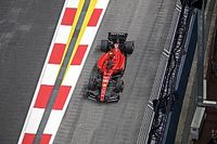 F1: Sainz segura Norris para vencer em Singapura; Hamilton 'herda' pódio após batida de Russell, e Verstappen é quinto