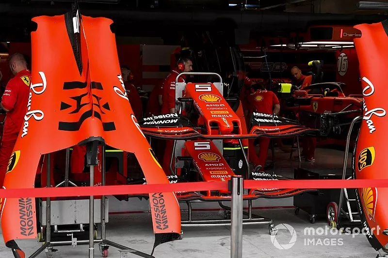 Aler&oacute;n delantero y cubierta del motor del Ferrari SF90 