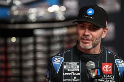 Jimmie Johnson tendr&aacute; un lugar garantizado en las 500 Millas de Daytona 2026