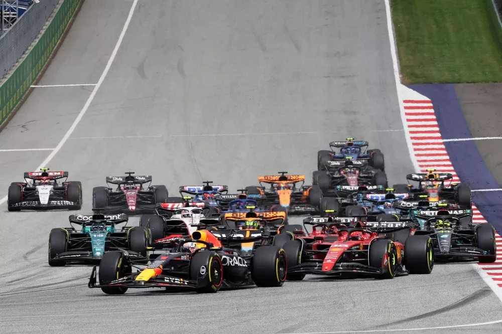 Max Verstappen, Red Bull Racing RB19, Charles Leclerc, Ferrari SF-23, Carlos Sainz, Ferrari SF-23, Lando Norris, McLaren MCL60, Lance Stroll, Aston Martin AMR23, o resto do campo