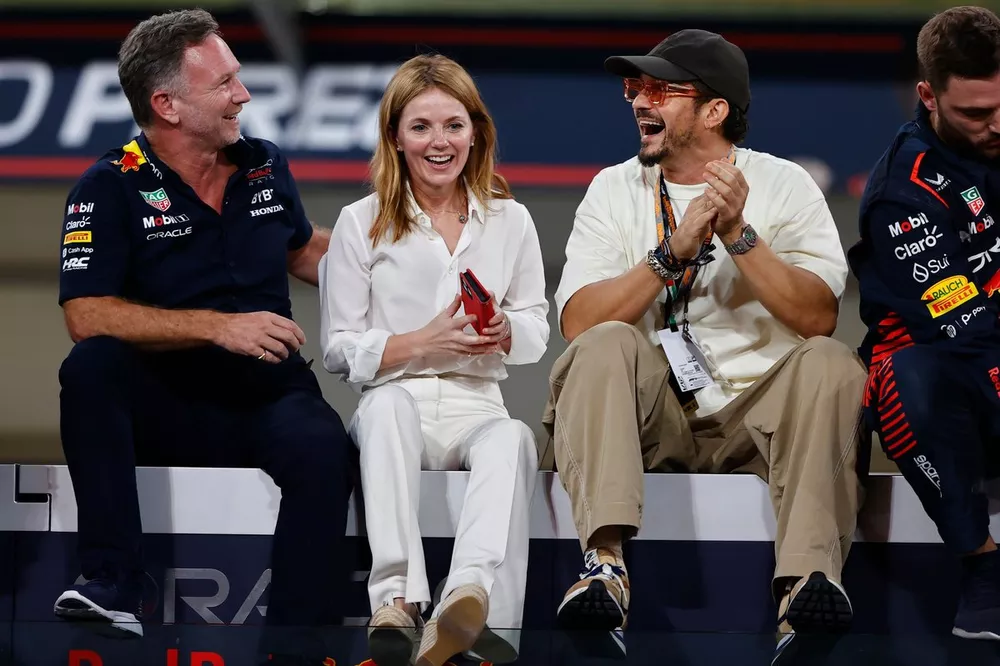 Christian Horner, director del equipo Red Bull Racing, Geri Horner y Orlando Bloom 