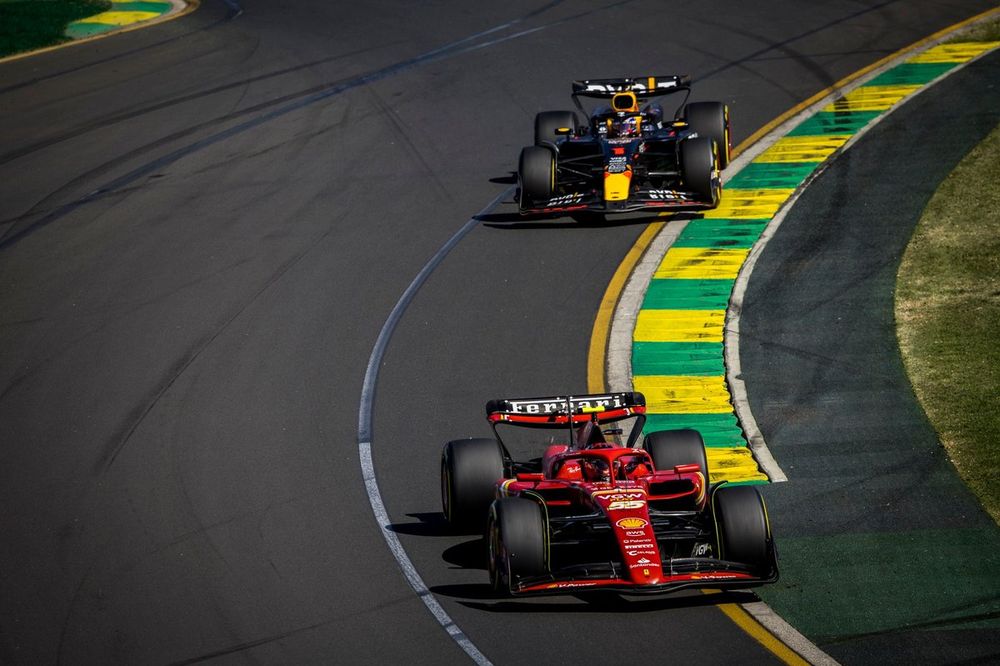 Carlos Sainz, Ferrari SF-24, Max Verstappen, Red Bull Racing RB20