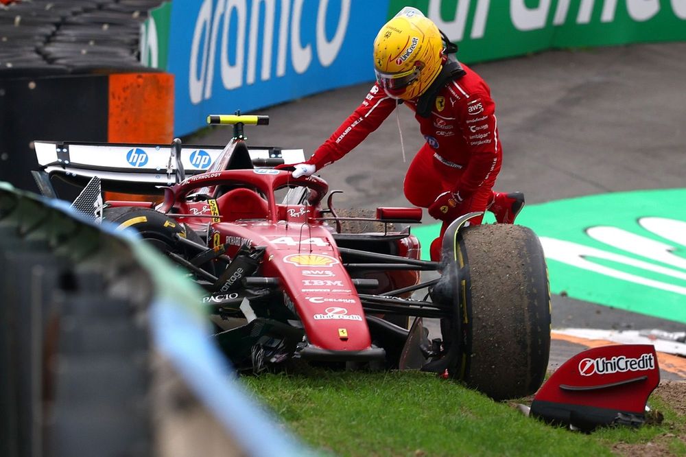 Lewis Hamilton, Ferrari crash