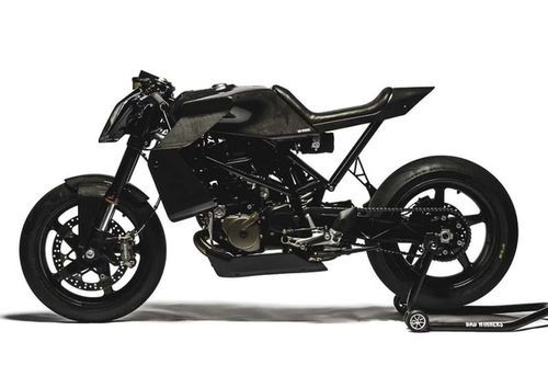 Esta Husqvarna custom, vendida en subasta, era de Charles Leclerc