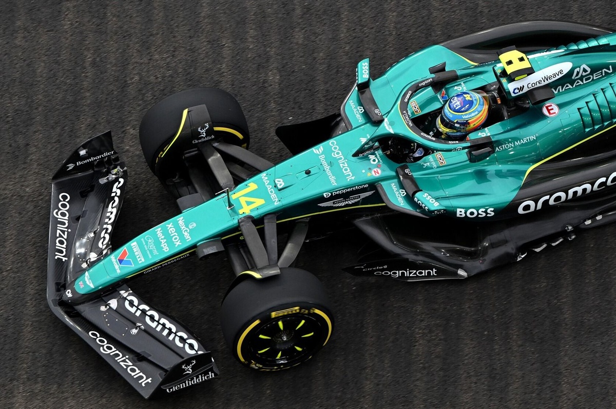 F1 2022 オーストラリアGP トップ3ドライバー直筆サイン入り ボトル 5 / RB(アルファタウリ)|1/18スケールスパーク 1/18スケール