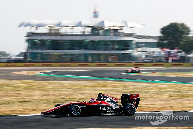 GP3 в Сільверстоуні: Юбер повернув лідерство у заліку завдяки перемозі