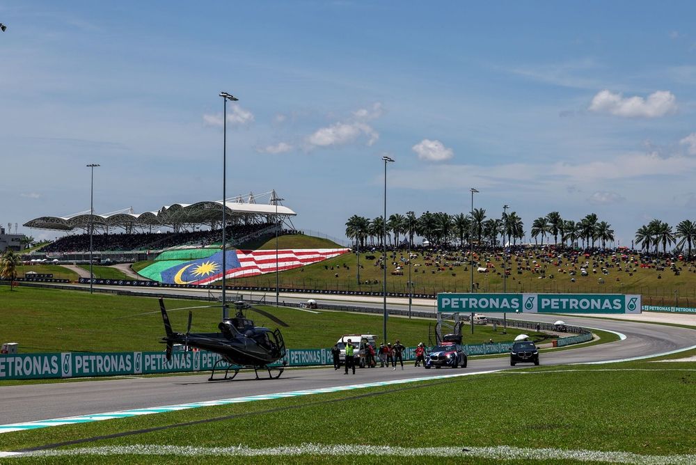 Noah Dettwiler, CIP Green Power is taken by helicopter to hospital after a crash with Jose Antonio Rueda, Red Bull KTM Ajo