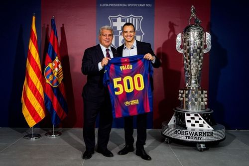 Palou, homenajeado por el Barça, reafirma su futuro en la IndyCar sobre la F1