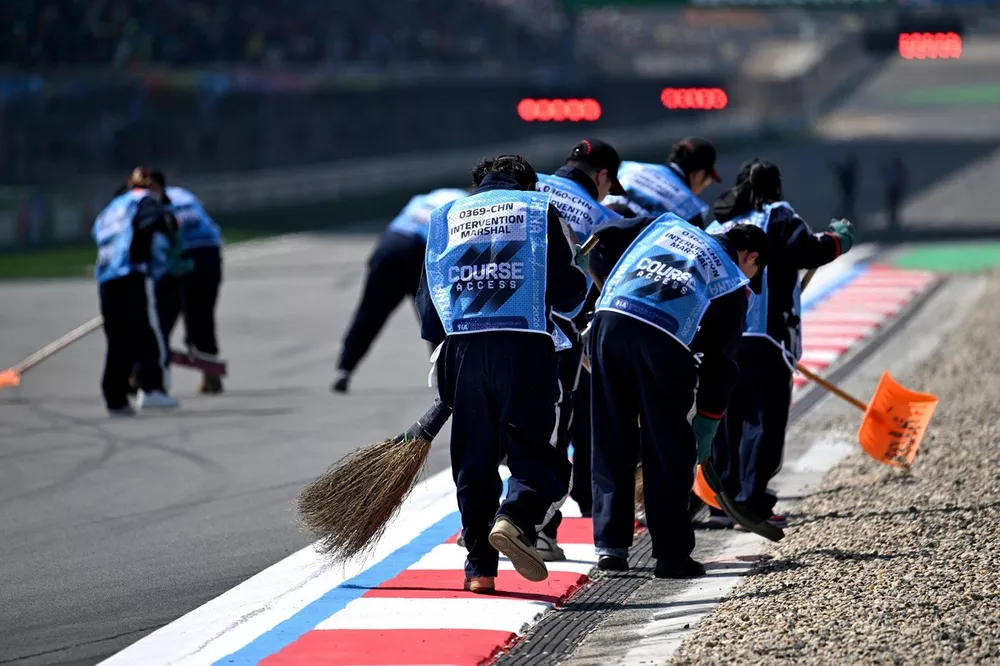 Marshals vegen de baan