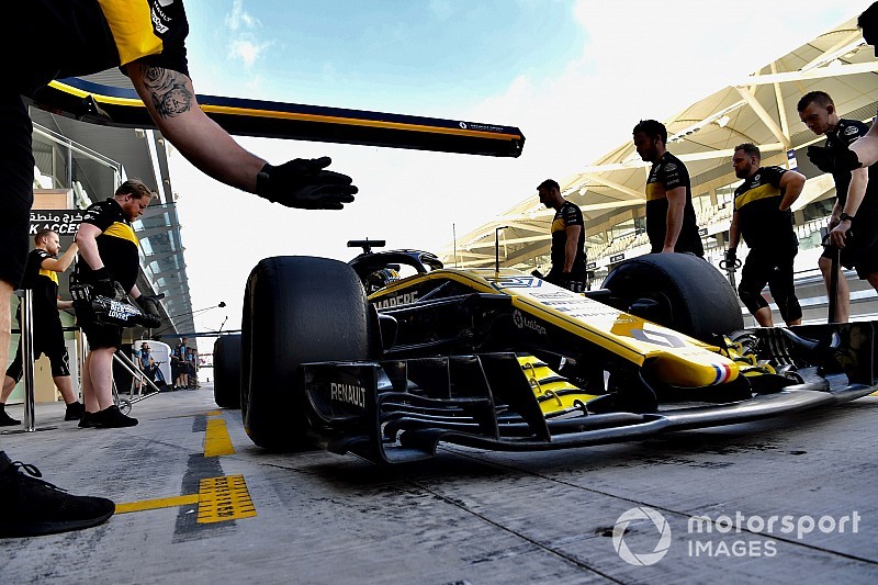 У Renault відмовилися від різдвяних канікул