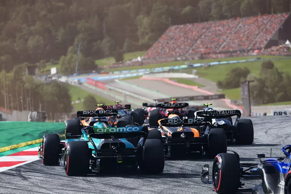 Yuki Tsunoda, AlphaTauri AT03, Daniel Ricciardo, McLaren MCL36, Lance Stroll, Aston Martin AMR22