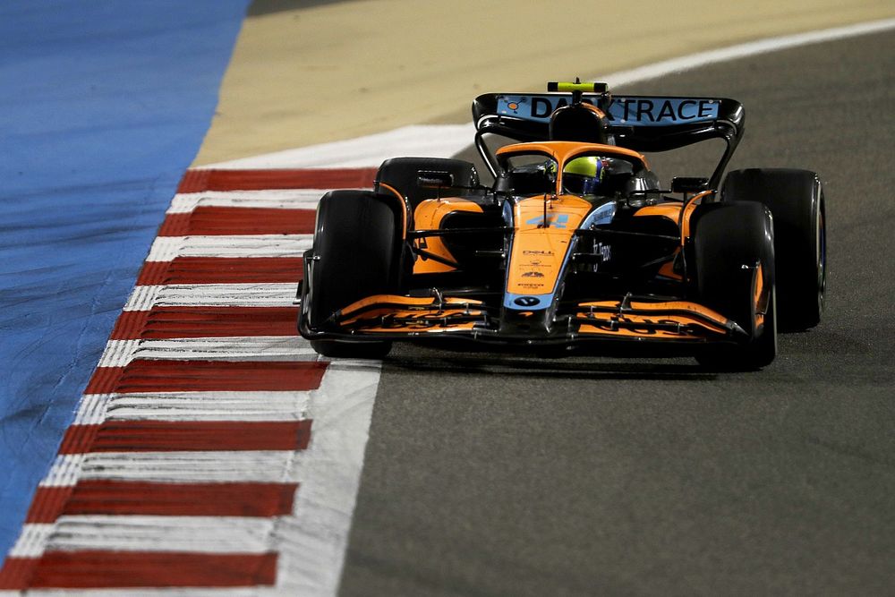 Lando Norris, McLaren MCL36 pit stop