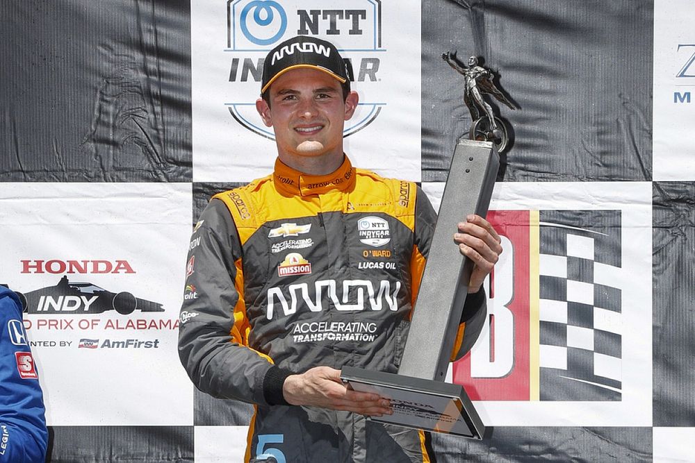 Podio: ganador Patricio O'Ward, Arrow McLaren SP Chevrolet