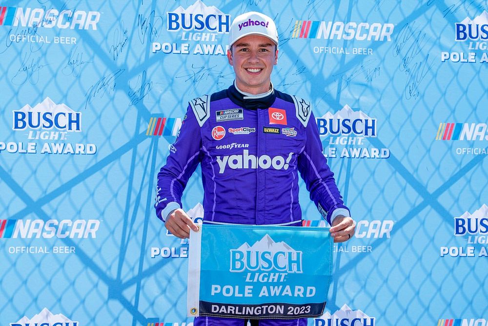 Ganador de la pole Christopher Bell, Joe Gibbs Racing, Toyota Camry