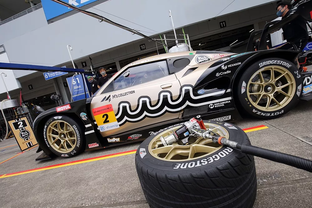 #2 muta Racing Lotus MC
