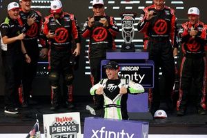 NASCAR Xfinity: Em Iowa, Mayer garante primeira vitória de 2025; veja como foi a corrida
