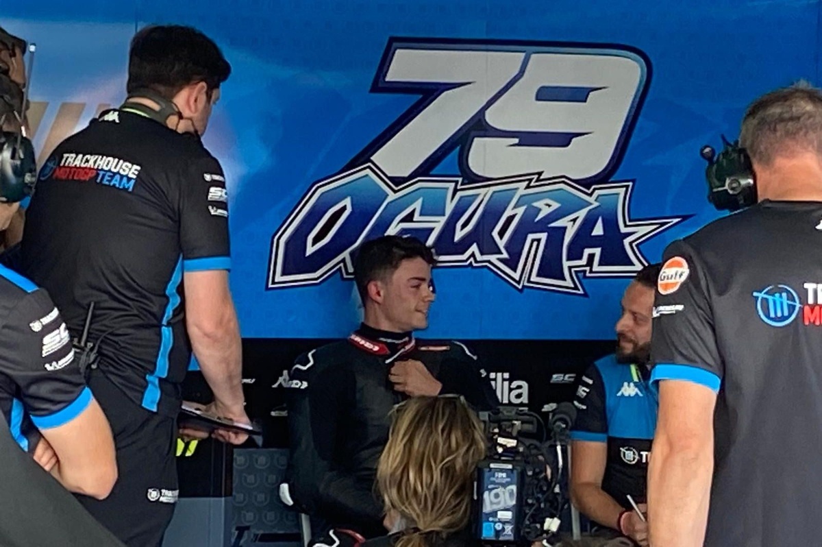 MotoGP | Manu Gonzalez debutta con un grande sorriso sull'Aprilia di Trackhouse