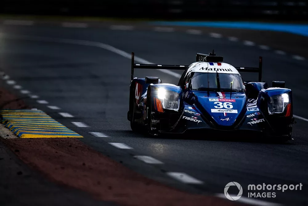 #36 Signatech Alpine, Alpine A470-Gibson: Nicolas Lapierre, Andre Negaro, Pierre Thiriet 