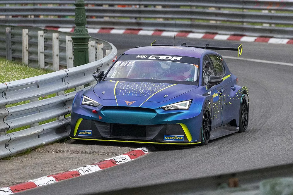 Adrien Tambay, Cupra EKS, Cupra e-Racer