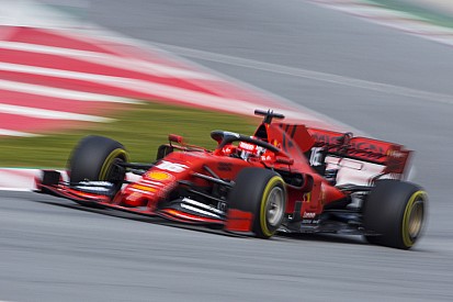 Hamilton: Ferrari şu an “çok, çok güçlü” gözüküyor