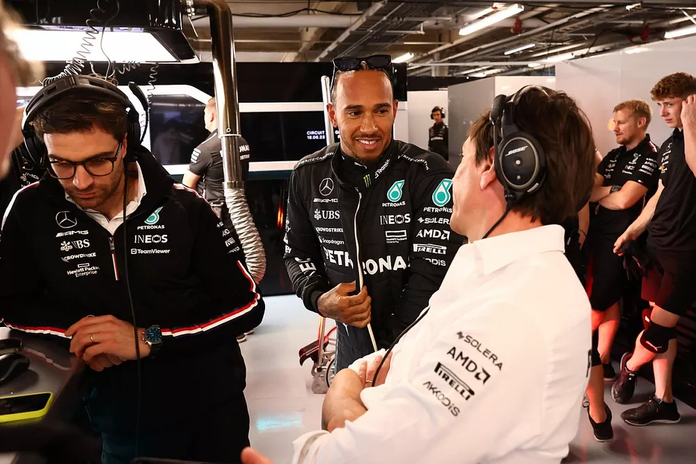 Jerome d'Ambrosio, Driver Development Director, Mercedes-AMG, Toto Wolff, Team Principal and CEO, Mercedes-AMG, Lewis Hamilton, Mercedes-AMG