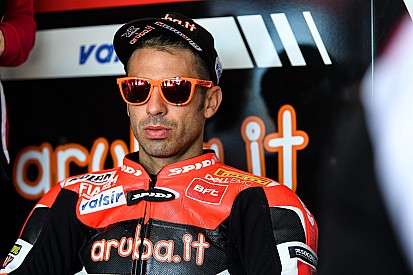 Lourde chute pour Melandri lors de la journée d'essais en Aragón
