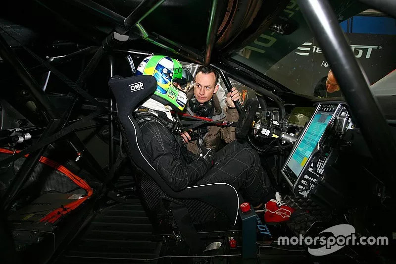 Lucas di Grassi prob&oacute; el Electric GT