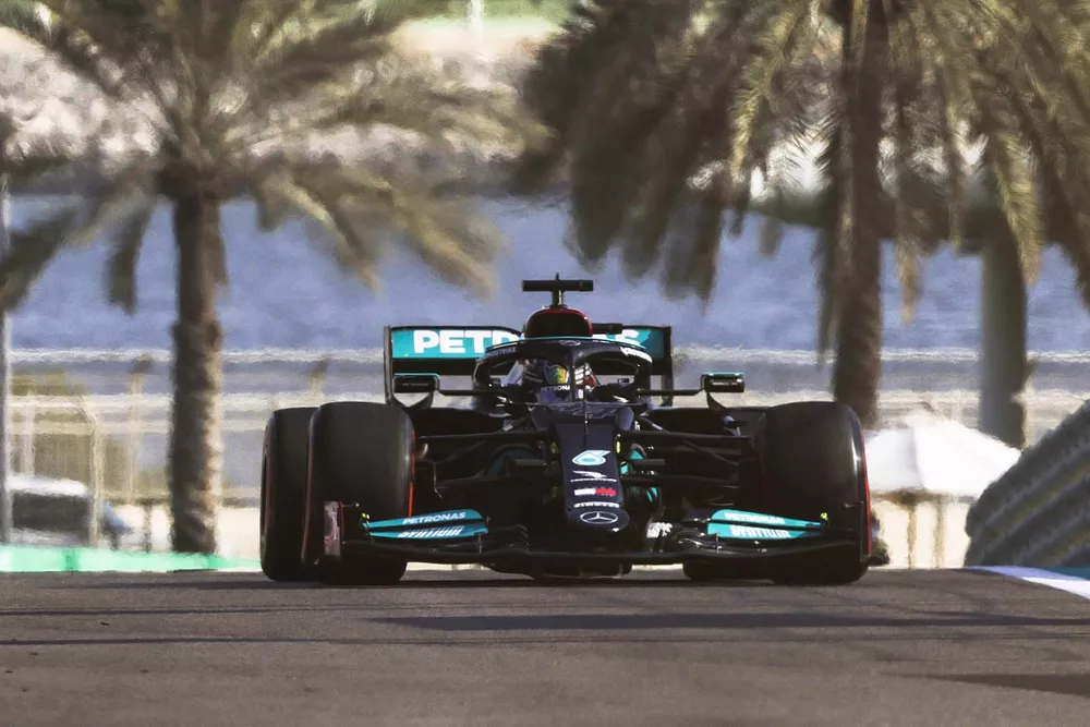Lewis Hamilton, Mercedes W12