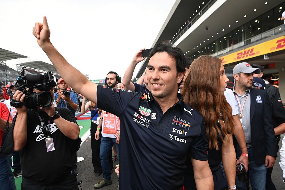 Sergio Pérez, Red Bull Racing saluda a los fans