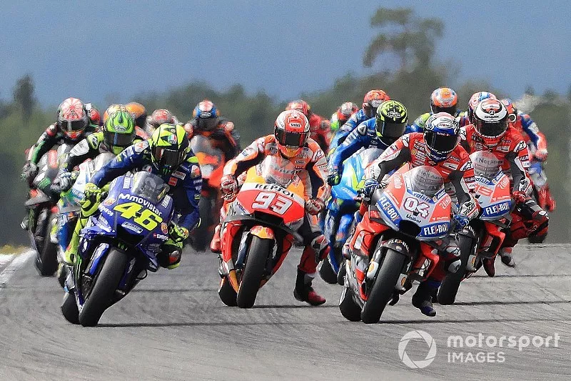 Andrea Dovizioso, Ducati Team, Valentino Rossi, Yamaha Factory Racing, au d&eacute;part