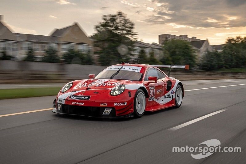 La decoración del Porsche 911 RSR, dedicada a Coca-Cola