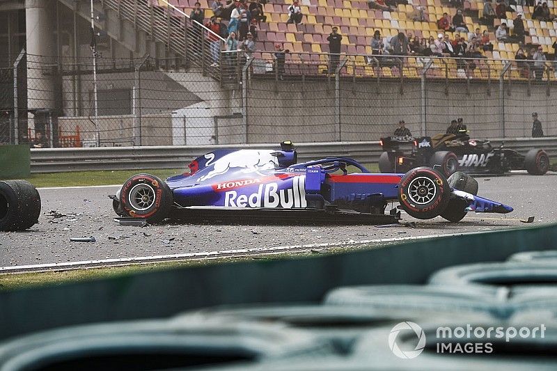 El accidente de Alexander Albon, Toro Rosso STR14