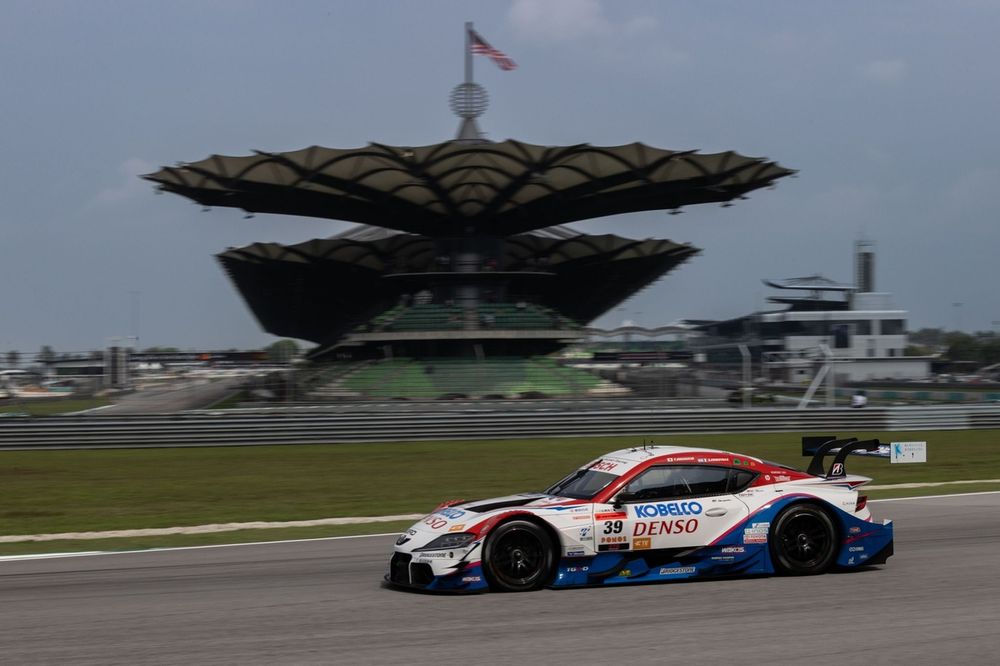 予選Q2で白煙。トラブルに泣き10番手のSARDフェネストラズ「決勝