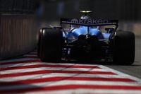 VÍDEO F1: Pedaço de borracha prende na zebra e interrompe metade do TL1 de Baku