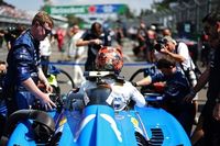 Por qu&eacute; Carlos Sainz no necesita cinta adhesiva en la salida