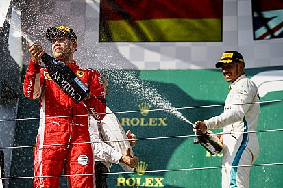 Hamilton és Vettel fej-fej mellett, Schumacher a rekorder