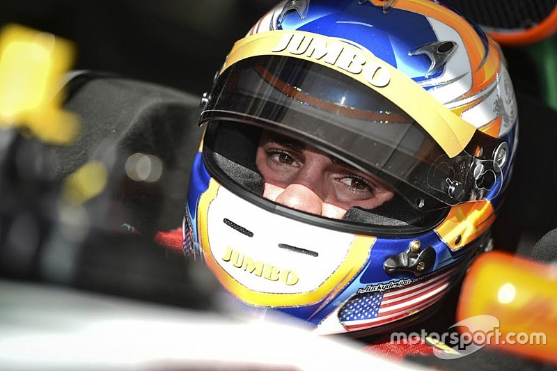 Van Kalmthout met HitechGP in F3 Asia Winter Series