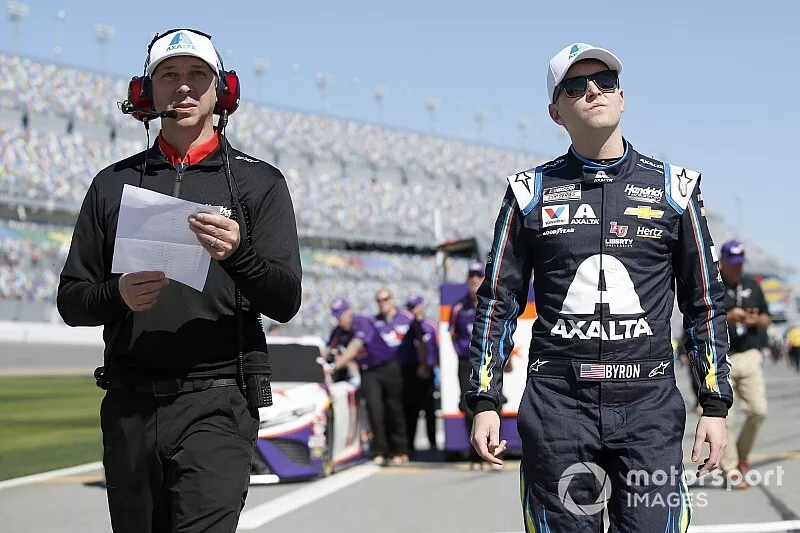 William Byron, Hendrick Motorsports, Chevrolet Camaro Axalta 'Color of the Year' Chad Knaus
