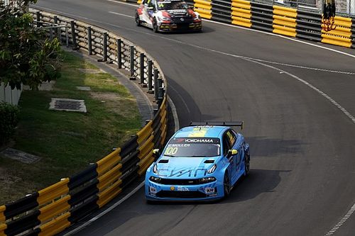 Yvan Muller repite victoria y se acerca al liderato en Macao