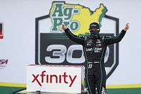 Haley obok Earnhardt&oacute;w