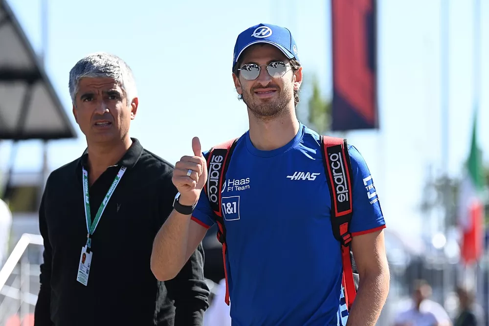Antonio Giovinazzi, Haas F1 Team arrives at track