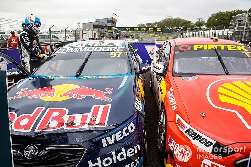 Race winner Shane van Gisbergen, Triple Eight Race Engineering Holden, second place Scott McLaughlin, DJR Team Penske