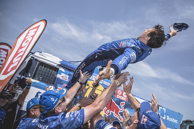 Dakar Stage 10: Kamaz rajai kelas truk