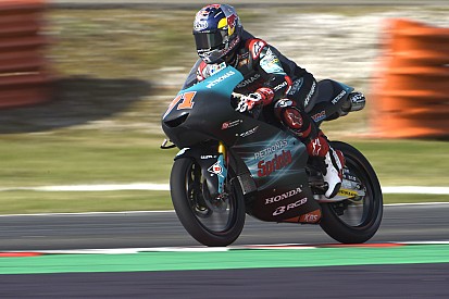 Moto3, Buriram, Libere 2: Sasaki sorprende tutti, fatica Martin