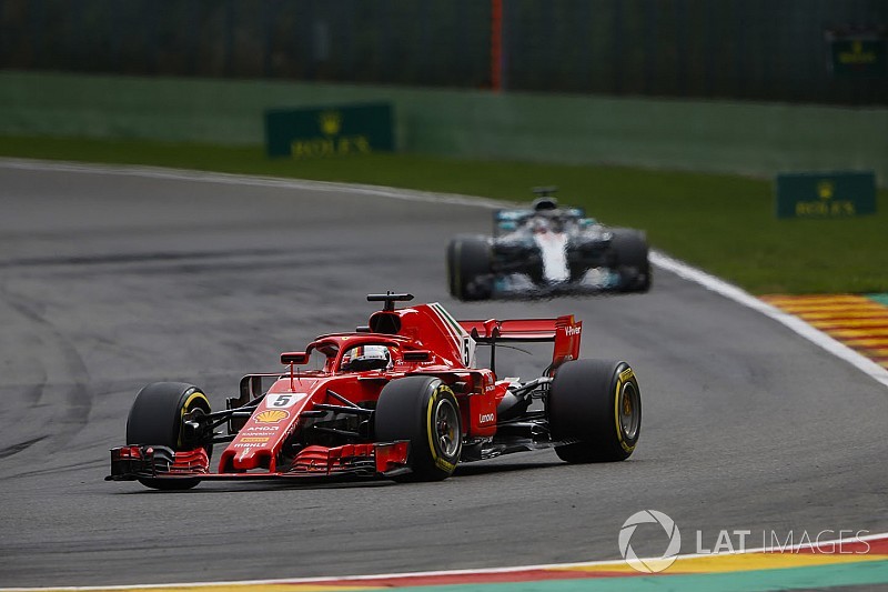 Hamilton: Mercedes, Ferrari'nin numaralarına cevap verebilmeli