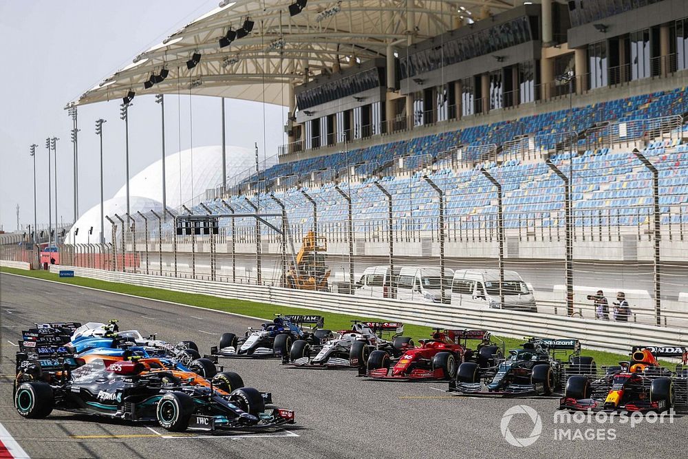 Todos los coches de la F1 2021, en parrilla