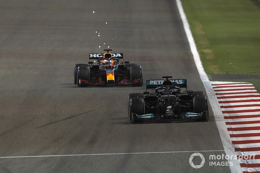 Lewis Hamilton, Mercedes W12, Max Verstappen, Red Bull Racing RB16B